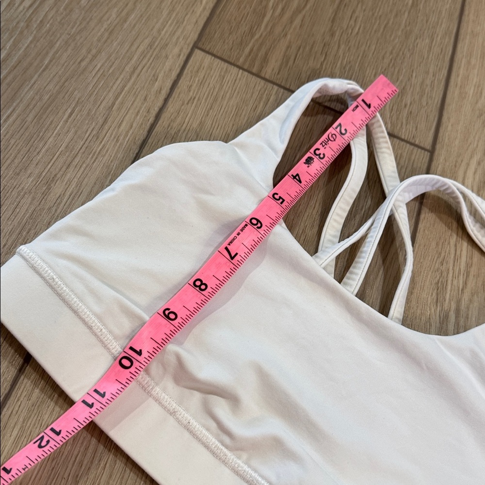 Lululemon Energy Bra White Sz 4 Logo Yoga Workout Fitness - Picture 6 of 7